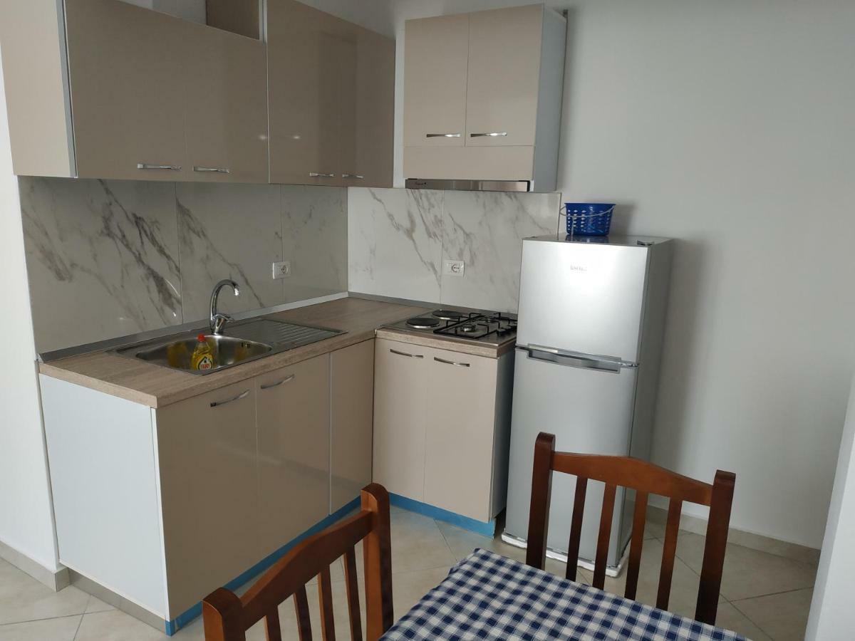 Dhoma Plazhi Nefeli Apartment Vlore