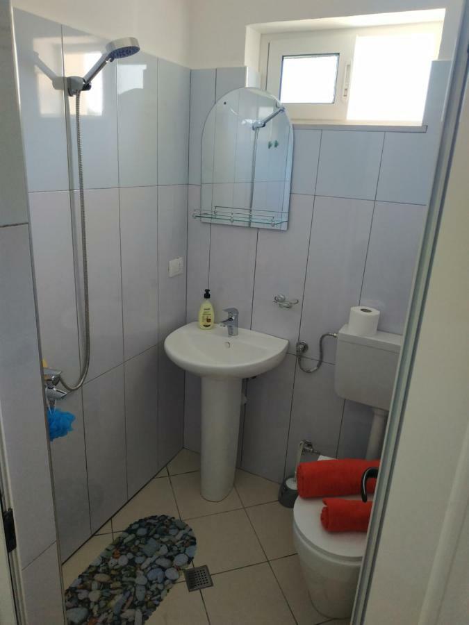 Dhoma Plazhi Nefeli Wlora